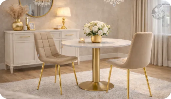 krzesła Harry ze złotymi nogami w jadalni urządzonej w stylu glamour